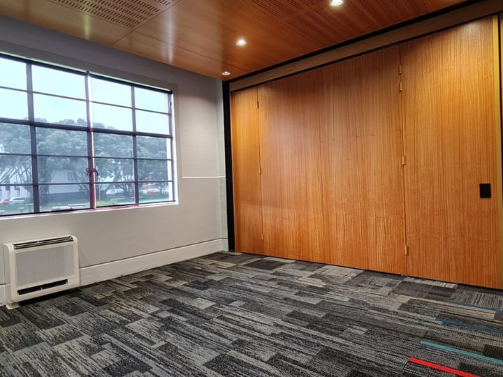 Small room with chairs arranged in a circle